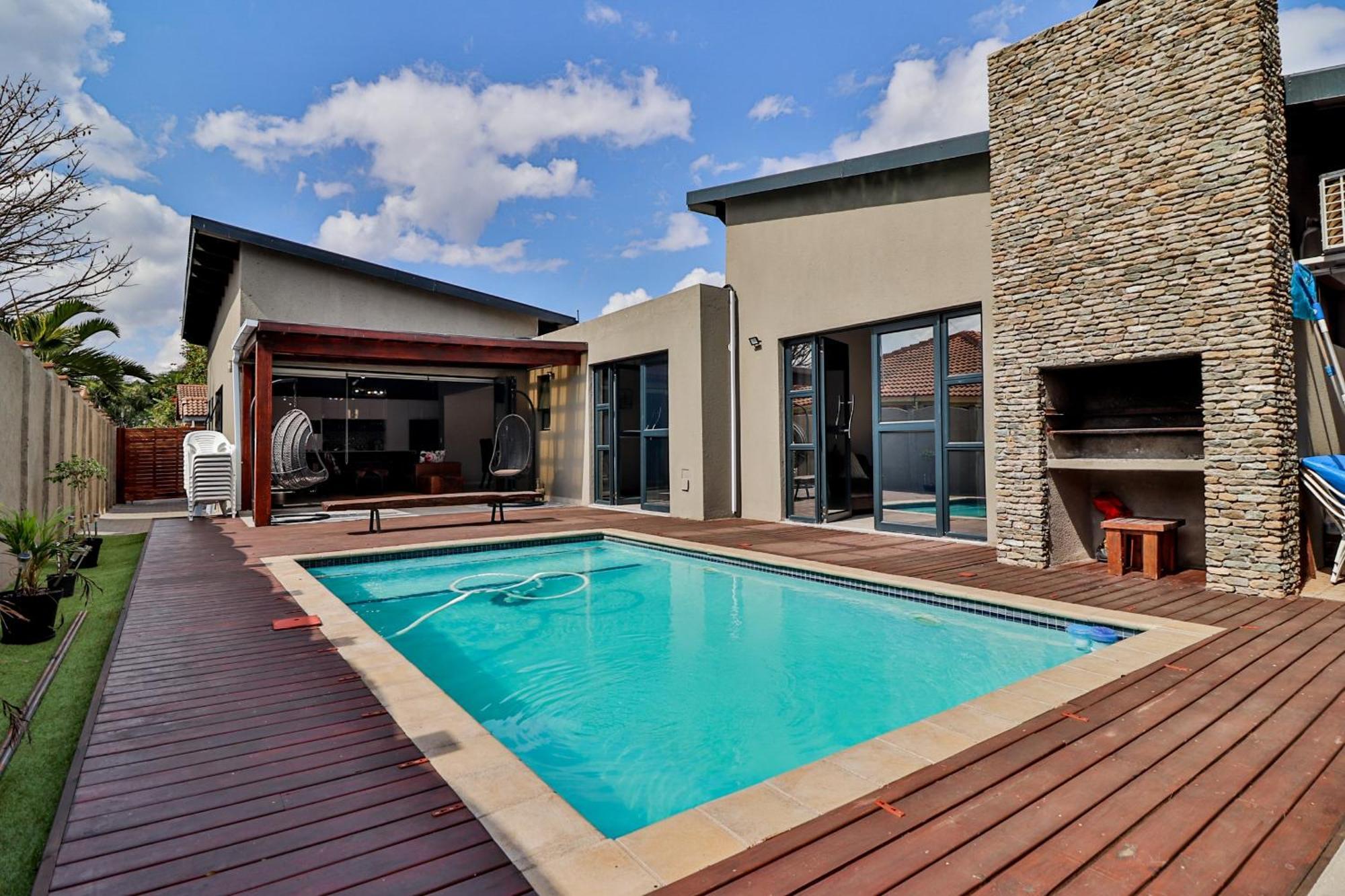 House Of Bongekile 4 Bed Luxury Home In Malelane Малелейн Екстериор снимка